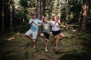 Yoga in Bewegung und gemeinsam in Verbindung
